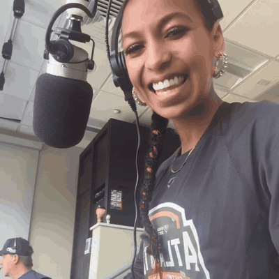 Looping clip: Chelsea hyping the crowd from the PA mic in the Atlanta Smoke press box